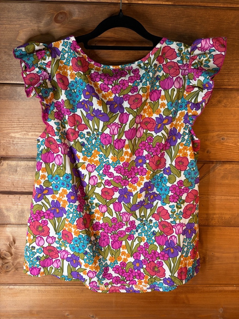 Emery Rose Floral V-Neck Top in Purple & Pink Bloom - Picture 5 of 7